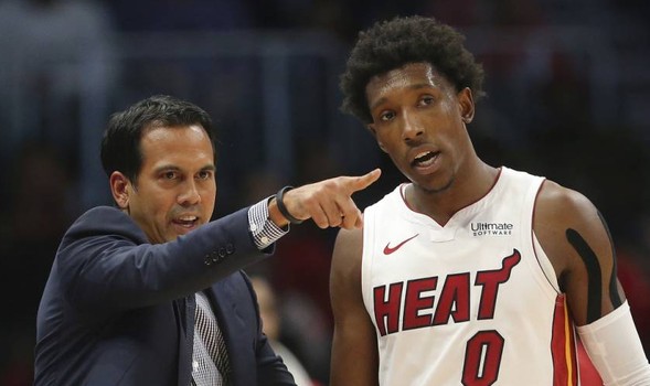  班凯罗强势发挥魔术逆转活塞结束两连败颓势  