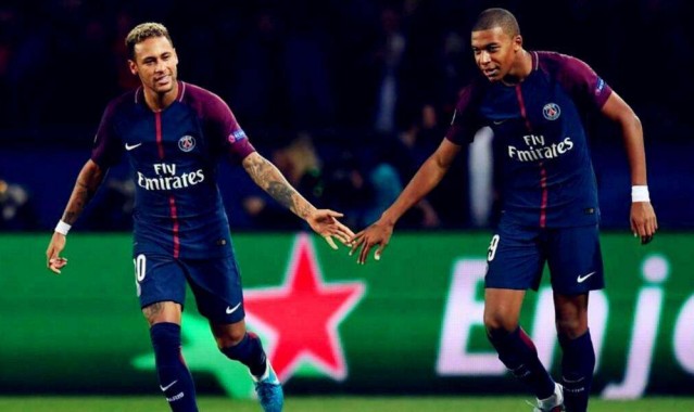  法甲揭幕战巴黎狂轰四球，梅西献助攻帽子戏法  