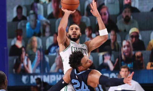  开拓者利拉德60分创队史新纪录