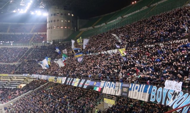  尤文球迷横幅抗议管理层，要求重聘体育总监  