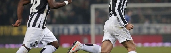  法兰克福定位球战术显威，头球攻门助力球队取胜