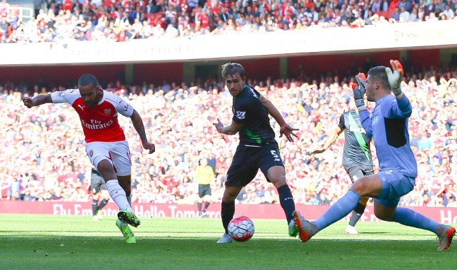 22, 特鲁瓦保级成功球迷狂欢庆祝整夜  