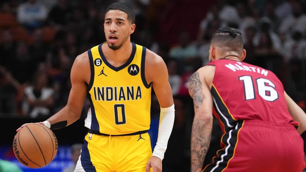  哈利伯顿助攻王步行者轻取黄蜂