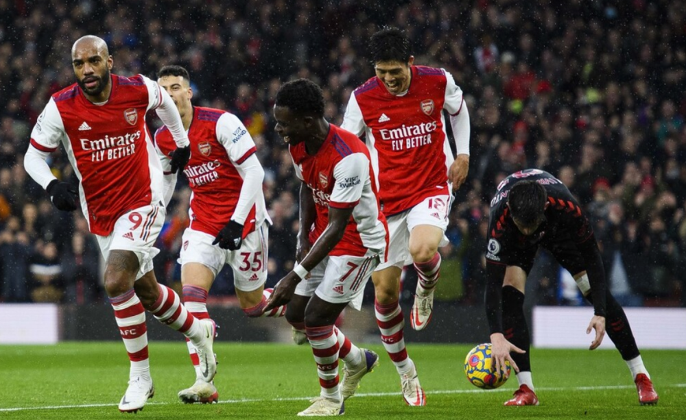  阿森纳门神拉姆斯代尔屡献神扑枪手零封曼城止连败  